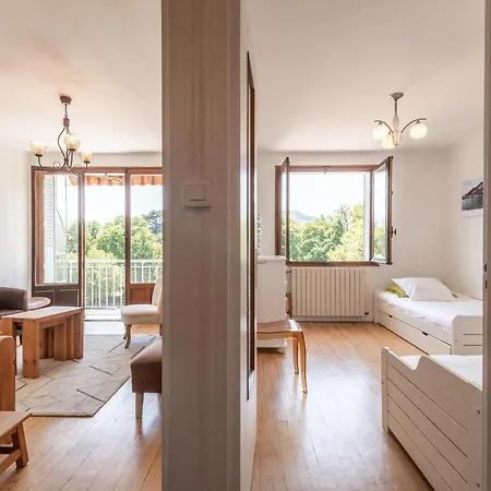 Apartment Cozy With Balcony Near Lake And The Beaches